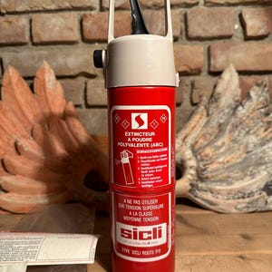 Vintage Sicli P11 Fire Extinguisher – 1970s Car Accessory – Retro Garage Decor – Original Manual Included – French CO2 Model