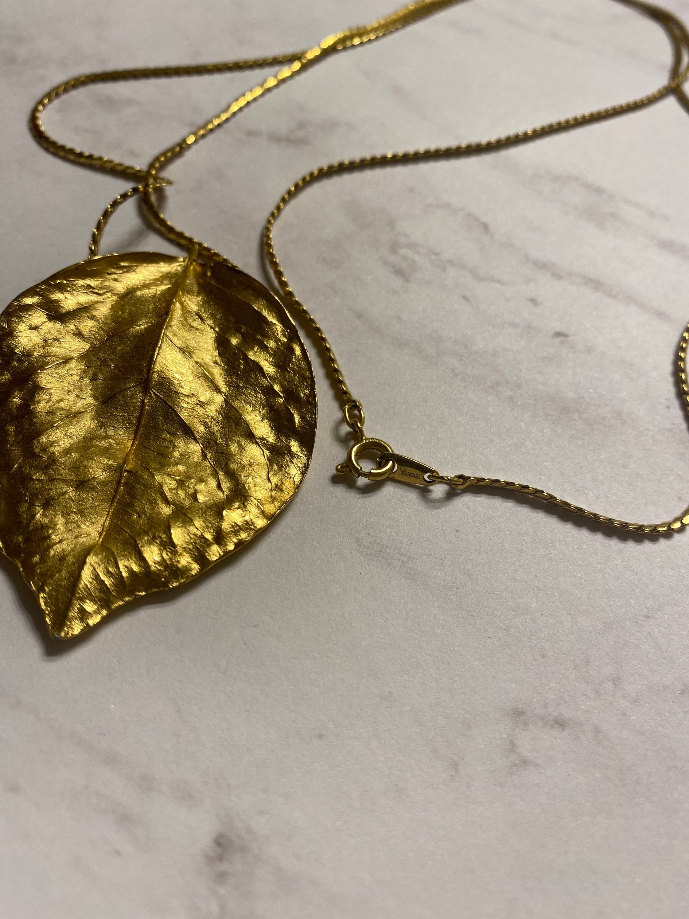 Trifari gold leaf best sale necklace