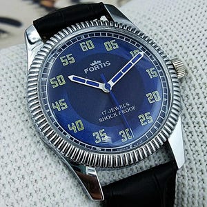 Relógio masculino vintage Fortis, fabricado na Suíça, mecânico de corda manual | Mostrador azul estilo corrida, bisel com borda serrilhada, 17 rubis, restaurado, presente para ele 290-10