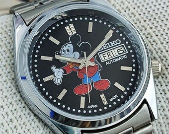 Vintage Seiko 5 Japan Automatic Men’s Watch | Black Cartoon Dial 21 Jewels Exhibition Back Jubilee Bracelet Refurbished Gift for Him 600-02