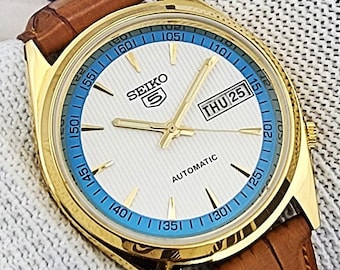 Vintage Seiko 5 Japan Automatic Men’s Watch Gold Plated Case White Dial Day-Date Exhibition Back 17 Jewels Refurbished Gift for Him 410-18