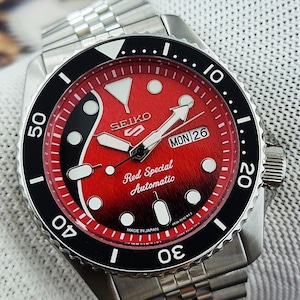 Custom Seiko 5 Sports Mod Automatik Herrenuhr - Rot / Schwarz Zifferblatt - Japan 4R36 Uhrwerk