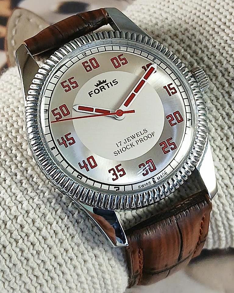 DOXA ドクサ スイス アンティーク レディース ボーイズ腕時計 美品！ DOXA ドクサ スイス アンティーク レディース ボーイズ腕時計 美品！
