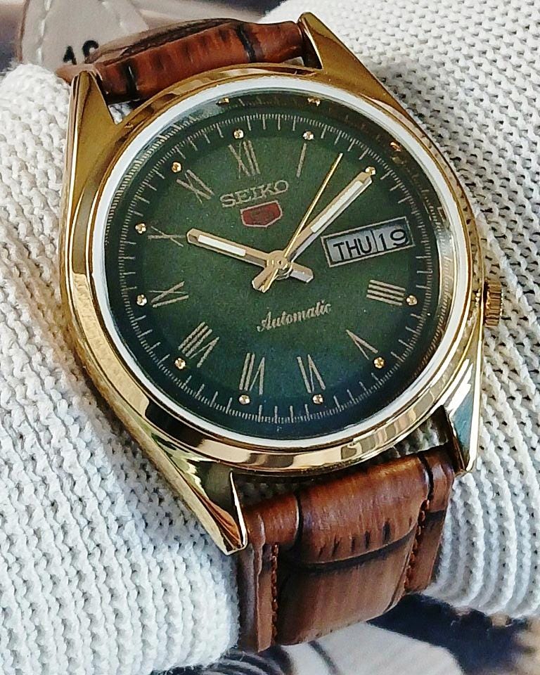 Vintage Refurbished Seiko 5 Automatic Japan Mens Wrist Watch
