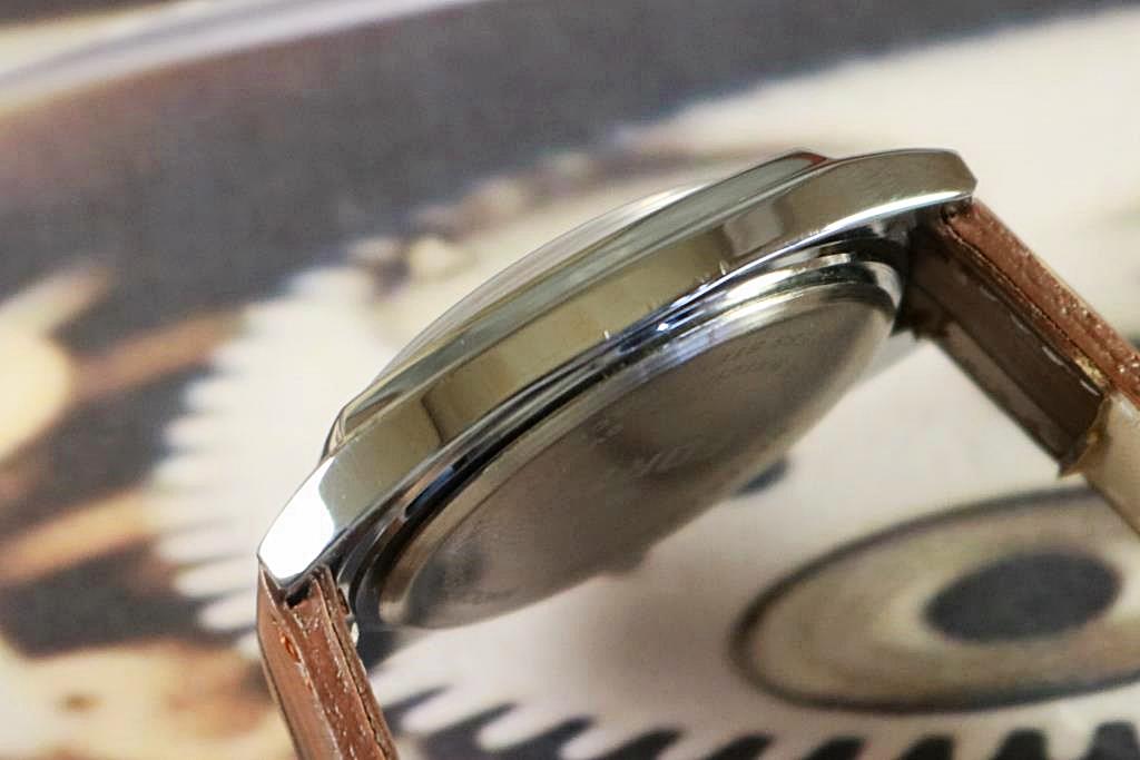 ヴィンテージ 改装済み Fortis スイス製 手巻き機械式 メンズ腕時計