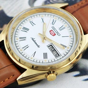 vintage refurbished Seiko 5 automatic japan mens wrist watch white roman dial exhibition back gold plated case gift for men for him 100-08 image 3