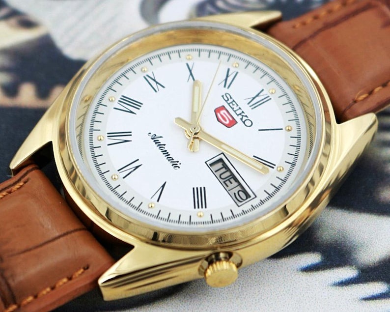 vintage refurbished Seiko 5 automatic japan mens wrist watch white roman dial exhibition back gold plated case gift for men for him 100-08 image 3