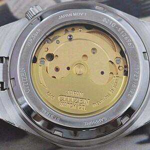 Orologio automatico Citizen Tsuyosa NJ0158-89Y – Quadrante Pantone Warm Sand da 40 mm / Vetro zaffiro / Acciaio inossidabile / Nuovo, senza scatola e documenti immagine 10