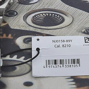Orologio automatico Citizen Tsuyosa NJ0158-89Y – Quadrante Pantone Warm Sand da 40 mm / Vetro zaffiro / Acciaio inossidabile / Nuovo, senza scatola e documenti immagine 9