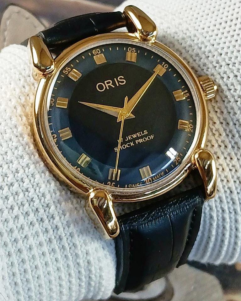 Vintage Oris Swiss Made Hand Winding Mechanical Mens Wrist