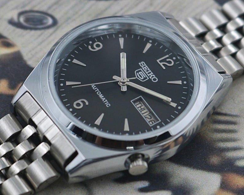 Vintage Seiko 5 Japan Automatic Men’s Watch | Black Dial 17 Jewels Exhibition Back Jubilee Bracelet Refurbished Gift for Him 400-06 image 3