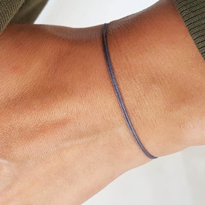 Grijze surferarmband voor heren, grijze draadarmband, grijze zijdekoordarmband, Kabbalah-armband, beschermingsarmband, minimalistisch