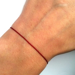 Heren bordeauxrode string surfer armband bordeauxrode draad armband Kabbalah armband boze oog armband heren rode zijde string babybescherming