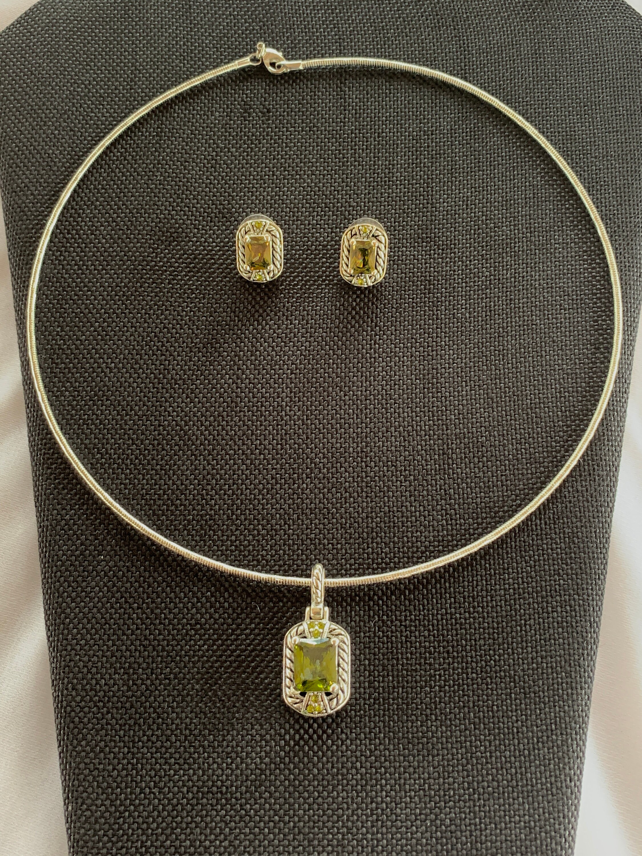 Emerald necklace and earring set Etsy