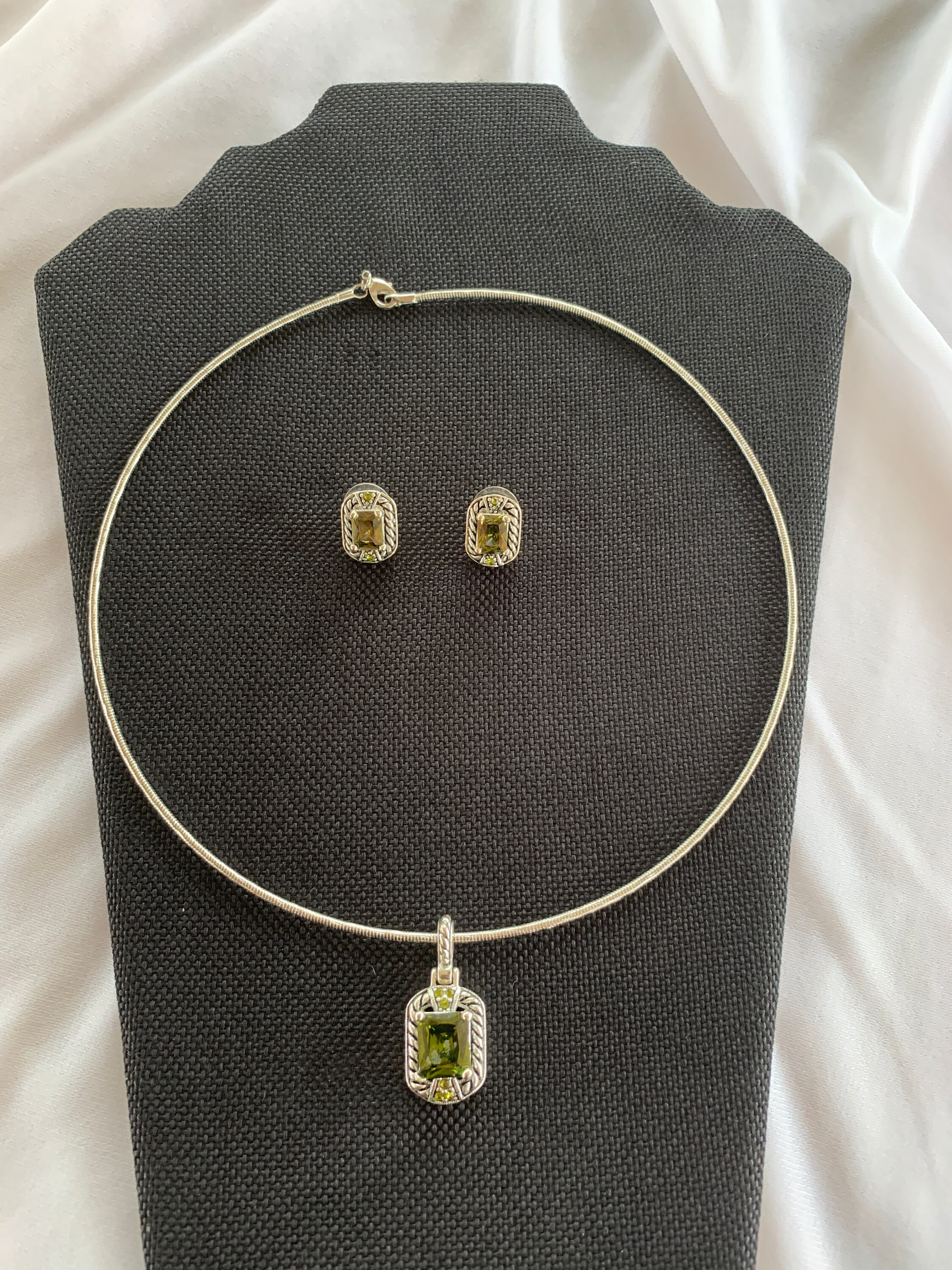 Emerald necklace and earring set Etsy
