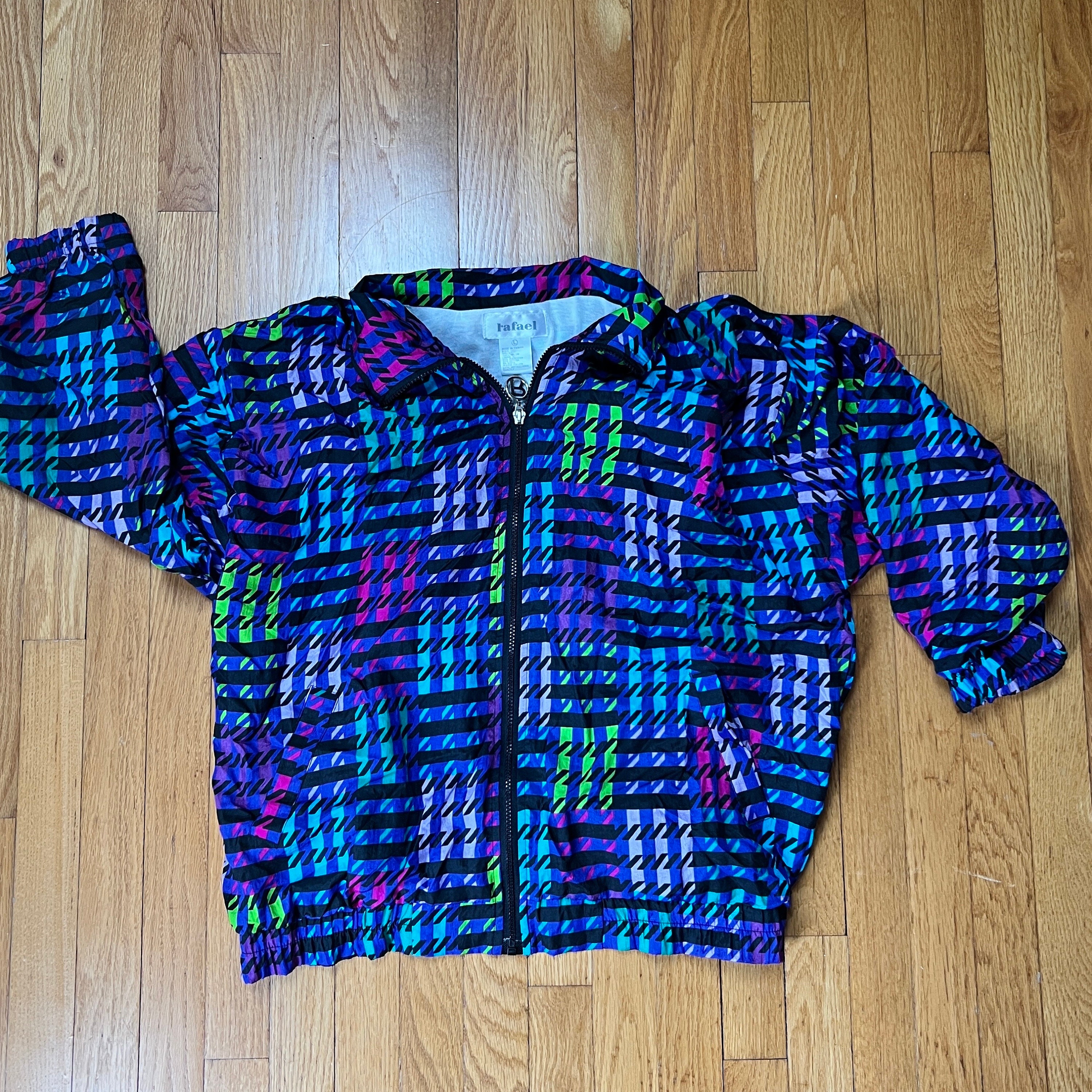 Vintage Running Windbreaker – Size Large Vibrant Geometric Pattern