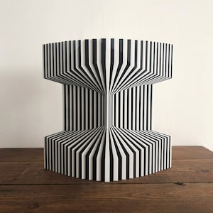 Limited Edition Sculpture in Plexiglass by Gio Schiano  Geometric - Minimalism - Illusion Contemporary - Constructivism - Concrete