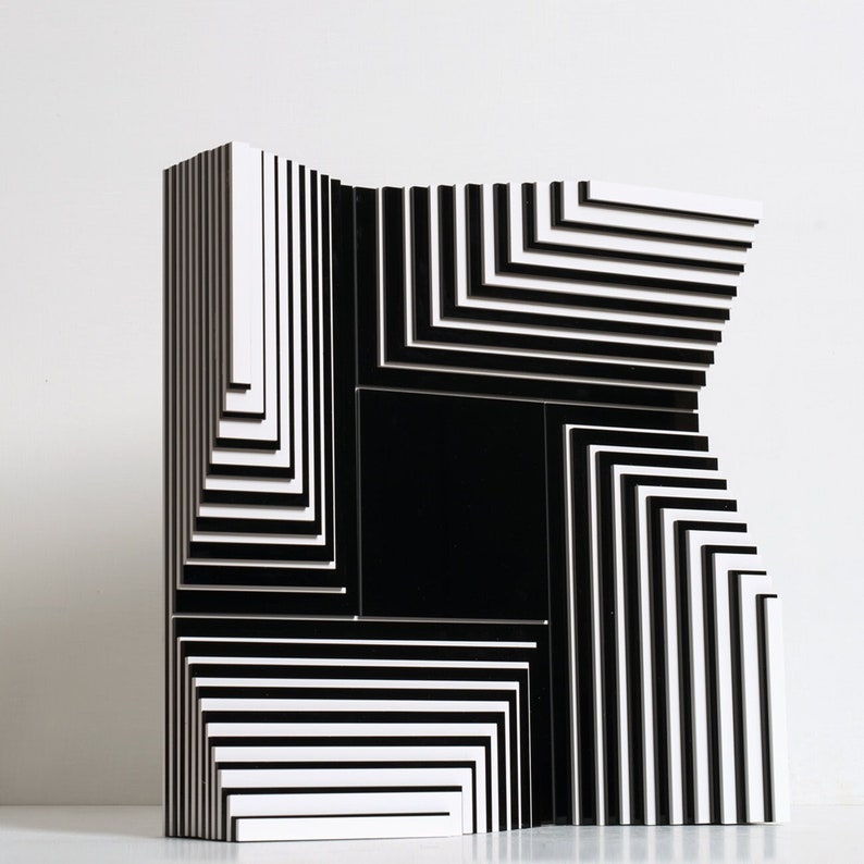 #opticalart #opart #minimal #modern #avantgardeart #artgallery #moderngallery #artecontemporanea #artworks #modernsculpture #contemporarysculpture #minimalism