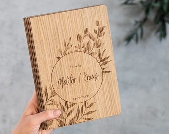 Stammbuch aus Holz mit Familienname | Familienstammbuch | Hochzeit Greenery | modernes Familienstammbuch | verschiedene Größen | Eukalyptus