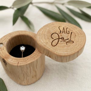 Ringbox Holz zur Verlobung – Ringkästchen Verlobungsring Heiratsantrag, personalisierbar – Ringdose, Ringschatulle mit Deckel – Sag Ja!