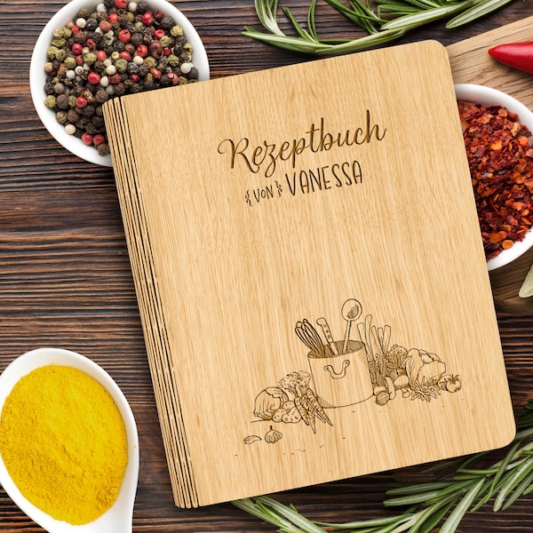 Kochbuch mit Holzeinband | personalisiert mit Name | DIN A5 | inkl. Vorlagen zum Ausfüllen + Hüllen | Geschenk Hobbykoch | Kochtopf