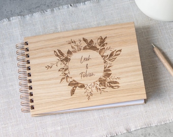Gästebuch Hochzeit aus Holz – Hochzeitsgästebuch personalisiert mit Namen – DIN A4, DIN A5 – Eukalyptus, Eukalyptuskranz