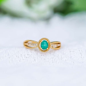 Natural Emerald Ring, 18K Gold Band Ring, May Emerald Ring, Statement Ring, Anniversary Gift, Promise Ring, Dainty Emerald Jewelry Gift