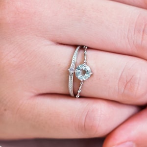 Natural Aquamarine Ring, 18K White Gold Aquamarine Ring, March Birthstone Ring,Aquamarine Engagement Ring, Gemstone Ring,