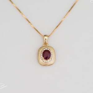Äkta rubinhalsband: 18K guldpläterat sterlingsilver, juli-födelsesten