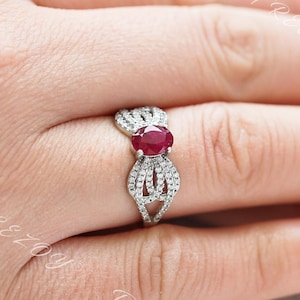 Oval Rubin Sterlingsilber Ring, Juli Geburtsstein, personalisiertes Geschenk