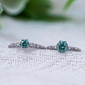 Dainty Green Moissanite Ring, 1.0ct Brilliant Round Cut Moissanite, Anniversary Ring, Solitaire Ring, Dainty Ring for Woman, Women&#39;s Gift
