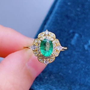 Dainty Emerald Ring, Natural Emerald Ring, Genuine Emerald Ring, Colombia Emerald, 18K Yellow Gold Emerald Ring, Anniversary Gift