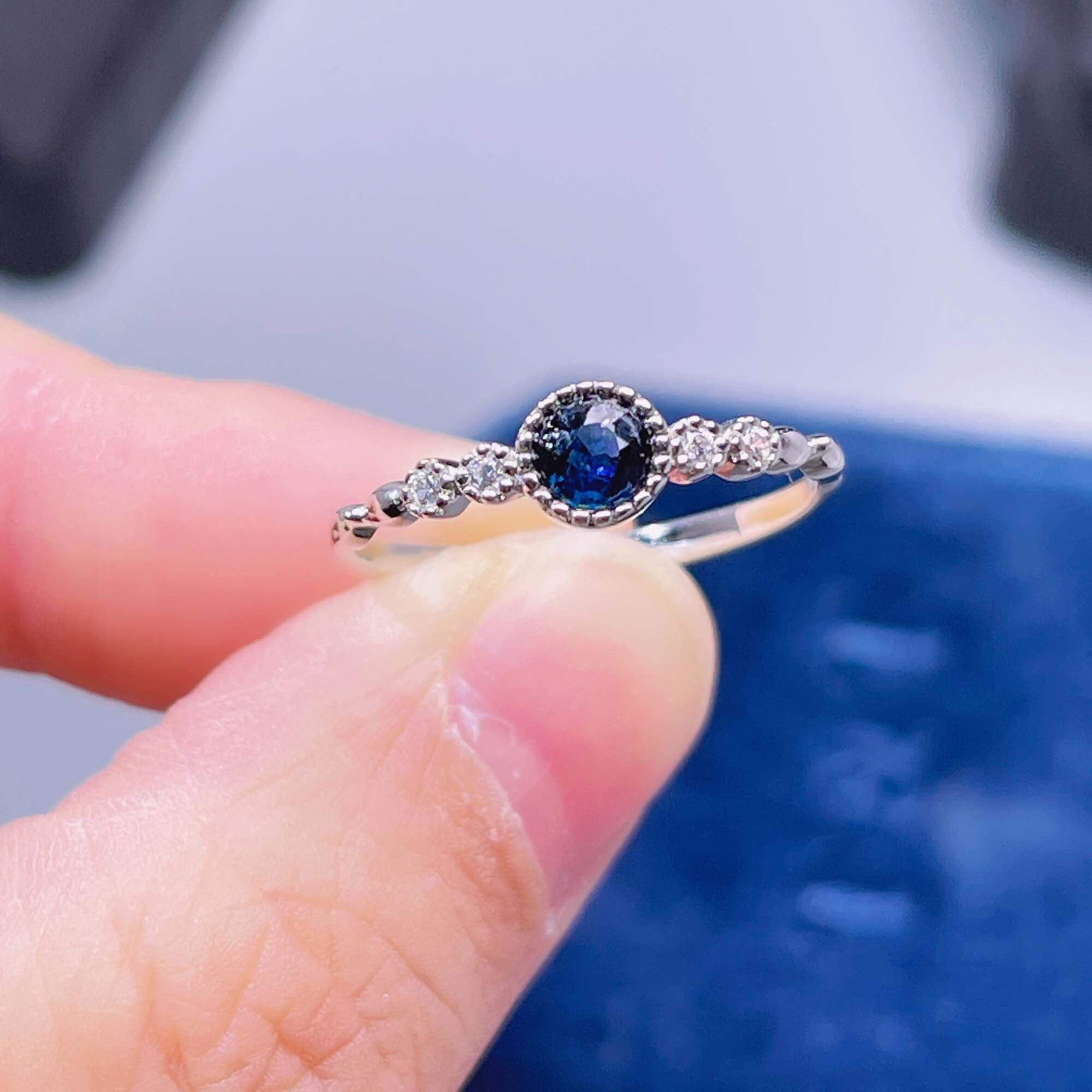 Bague En Argent 925 Plaqué Or 24K Avec Saphir Bleu Vif De 9,08 Carats - Taille 6 - Style Vintage Edwardian - Neuf Avec écrin