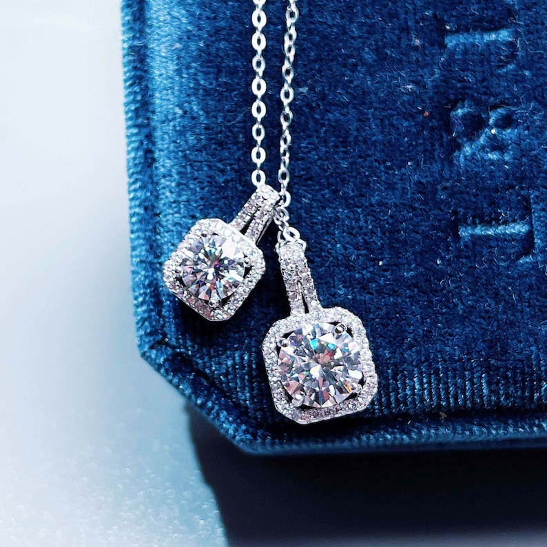 1 Carat Moissanite 925 Sterling Silver Pendant Necklace main image 1