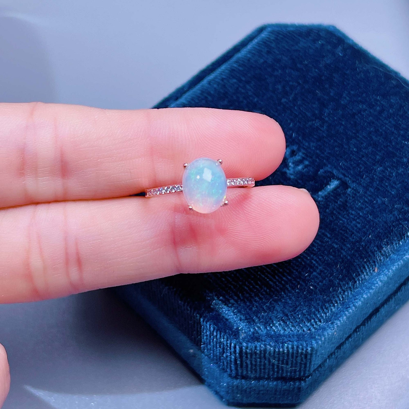 Anello di fuoco opale ovale naturale