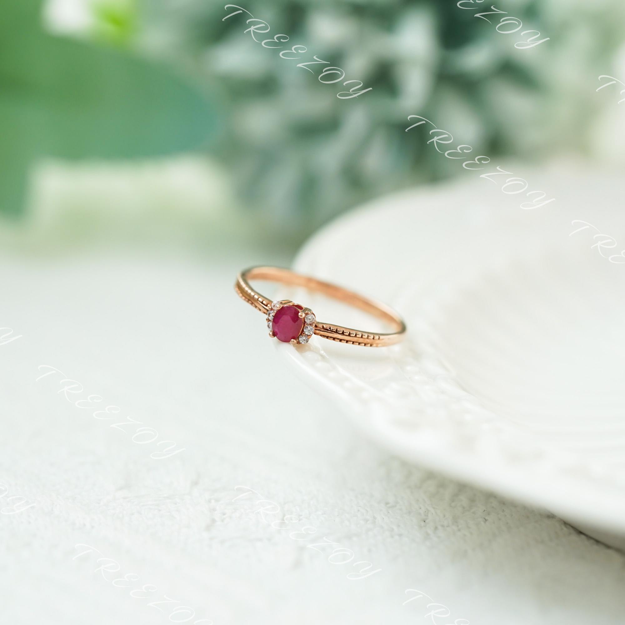 繊細な天然ルビーリング：18Kローズゴールドメッキスターリング