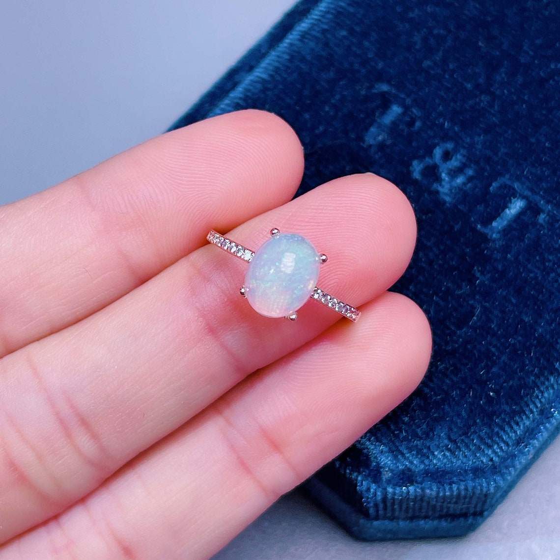 Anello di fuoco opale ovale naturale