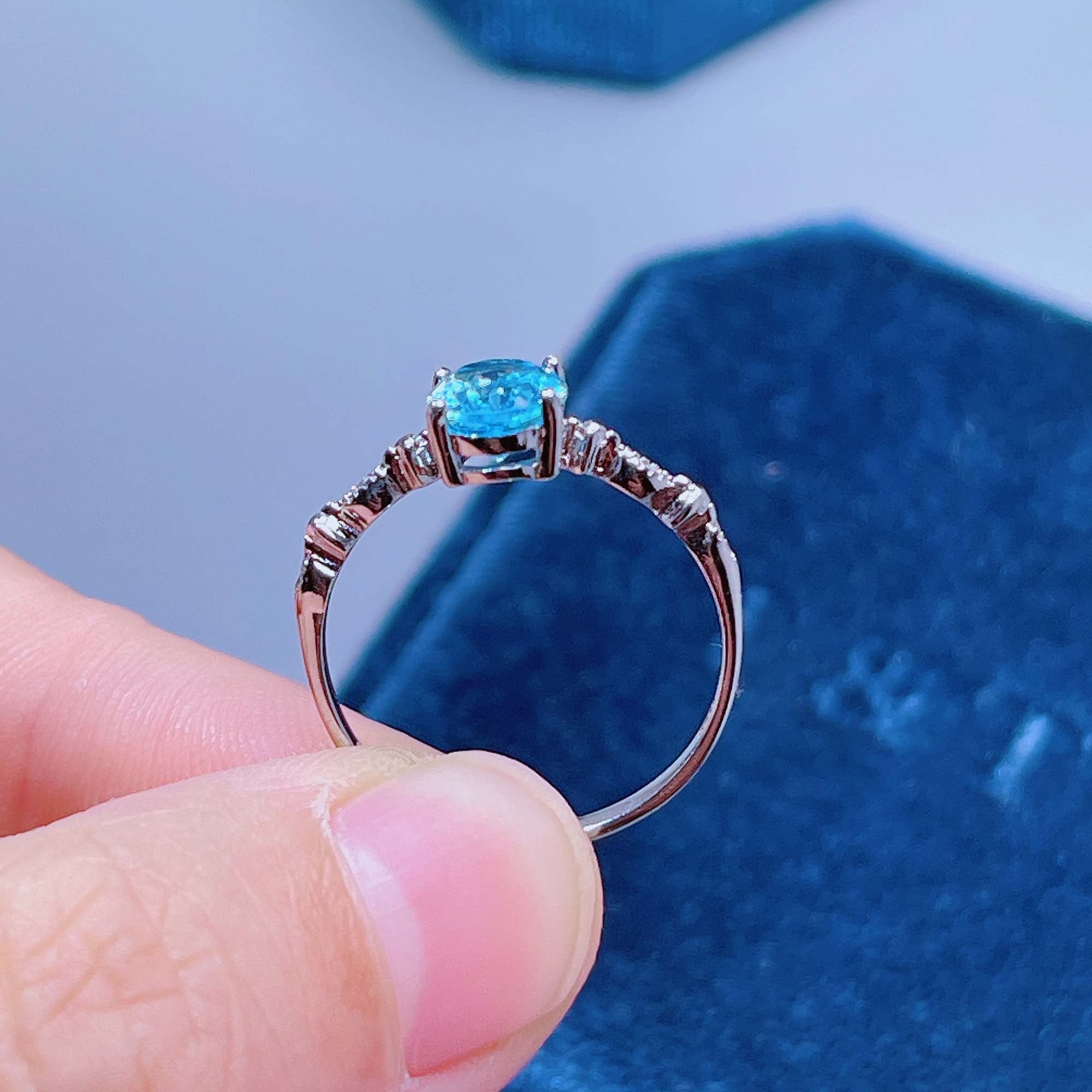 Anello artigianale in Argento 925 placcato oro con Topazio Azzurro