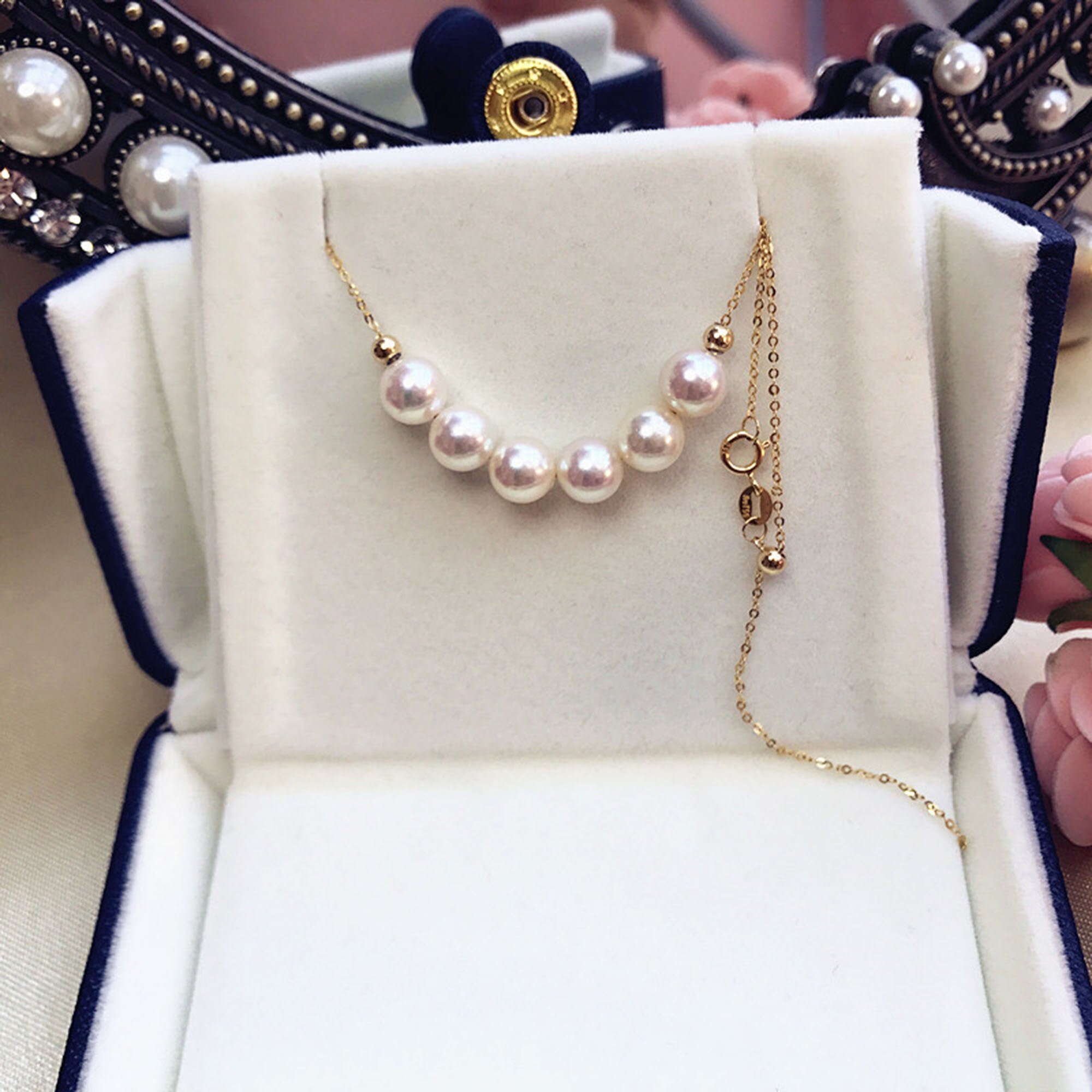 Akoya Pearl Smile Necklace 6.5-7mm AAA 