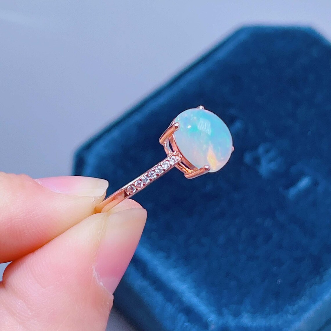Anello di fuoco opale ovale naturale