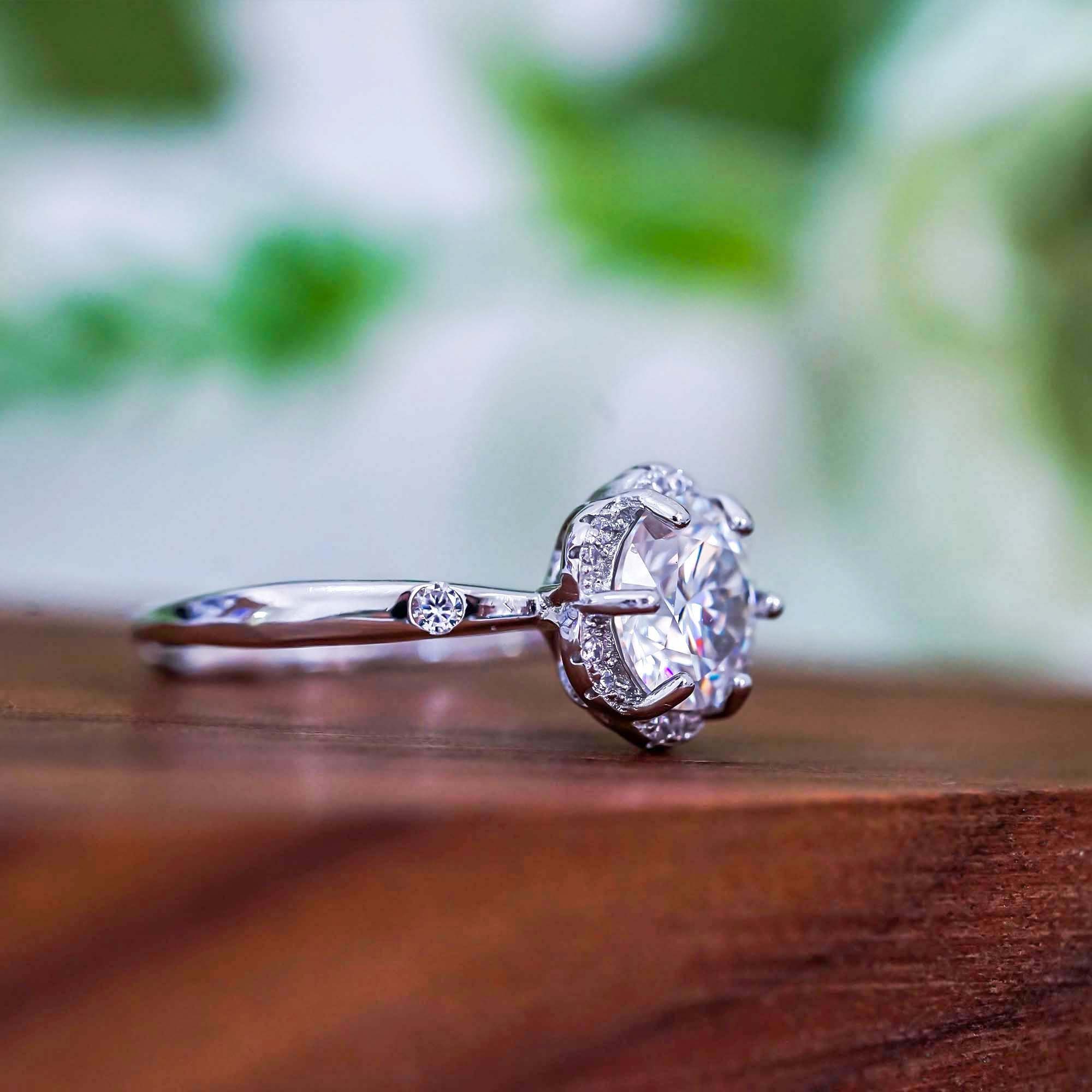 Moissanite Halo Promise Ring: 1ct/2ct Sterling Silver  display picture 1