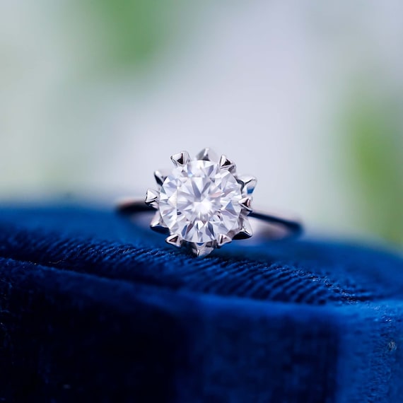 Moissanite Diamond Engagement Rings. 2.0 to 5.0 Carat. D VVS1., 11 / 2.0ct. 8mm
