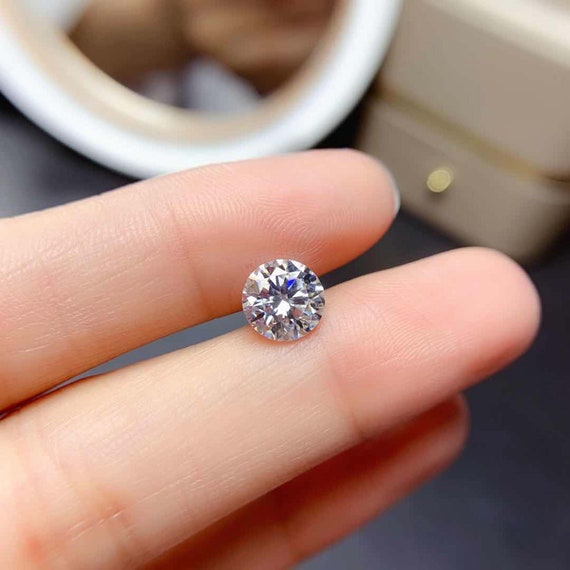 Moissanite Diamond Engagement Rings. 2.0 to 5.0 Carat. D VVS1., 11 / 2.0ct. 8mm