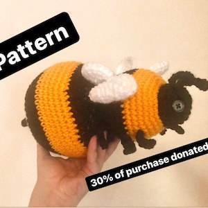 Bumble Bee Crochet Pattern image 1