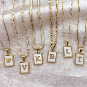 18K GOUD GEVULDE parel eerste ketting, vierkante letter ketting, gouden rechthoek monogram, gouden medaillon, aanslag gratis waterdichte sieraden