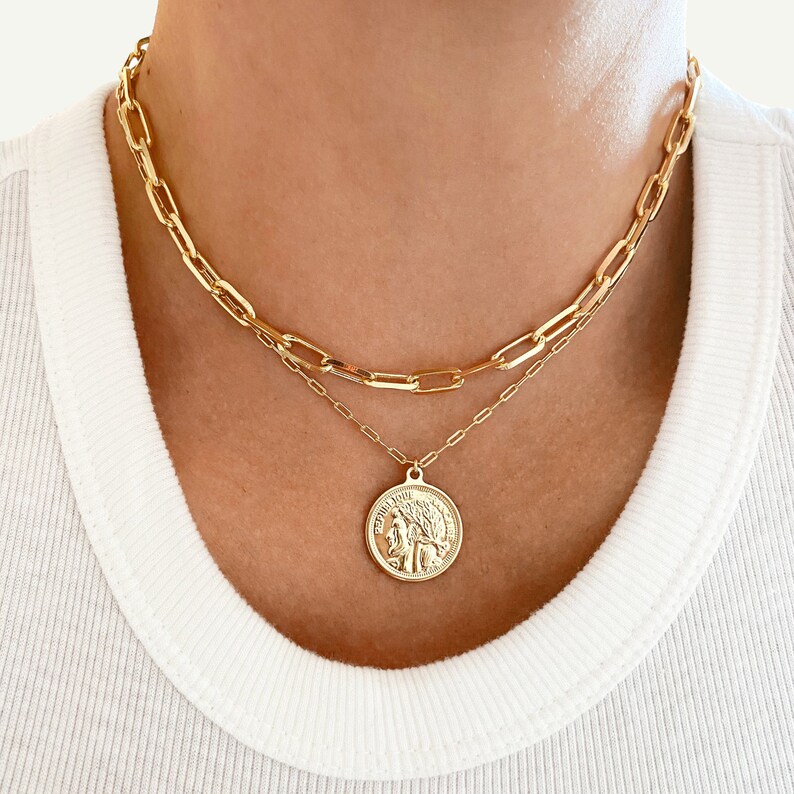 Link City Necklace in Gold main image 1