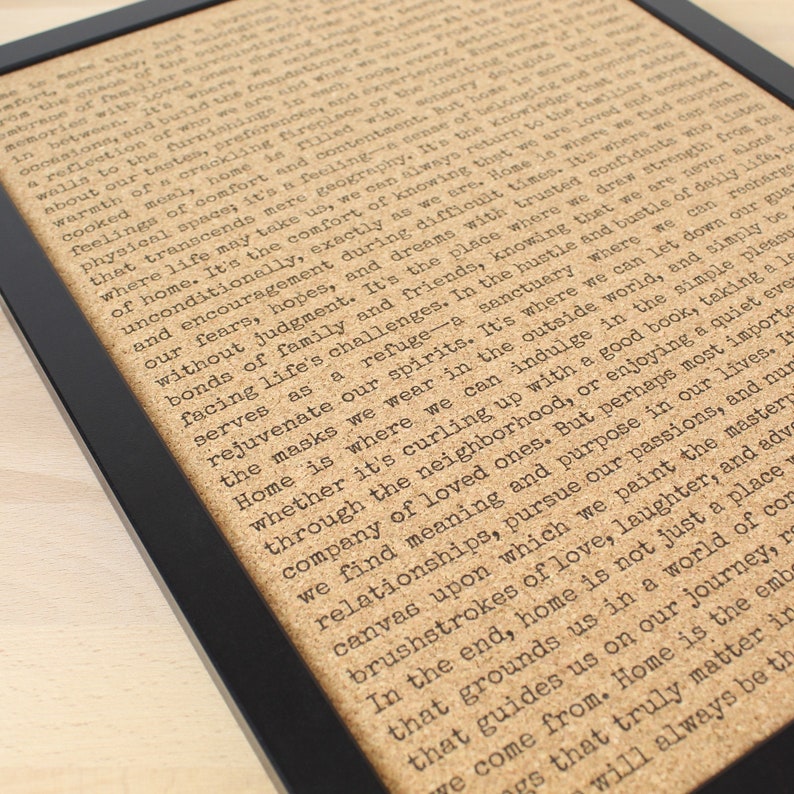 Kork-Pinnwand mit Home-Textdruck, einzigartiges Küchendekor, neues Zuhause-Geschenk, Typografie-Druck, Home-Zitat-Druck, Memoboard, Pinnwand Bild 3