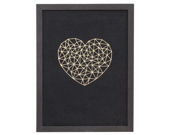 Schwarze Stoff-Board mit Gold geometrische Herz Druck | Gerahmte Hinweistafel | Emaille Pin Abzeichen Display | Jubiläumsgeschenk | Gold Schwarz Kunstwerk