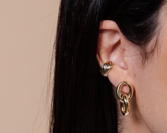 Swirl Ear Cuff, Solid Gold Ear Cuff, No Pierce Cartilage Earrings,Cartilage Ear Cuff,18K Gold Plated Cuff, Gold Ear Cuff, Lobe Cuff Piercing