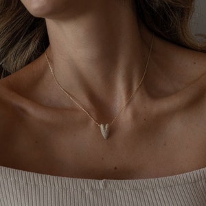 Dainty Heart Necklace, Pave Heart Pendant Necklace, Minimalist Choker,Heart Pendant Gold Choker, Diamond Heart Pendant,Any Occasion Necklace